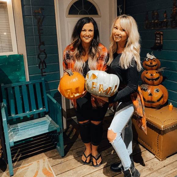 Meet your Posher, Heidi - Picture 1 of 1